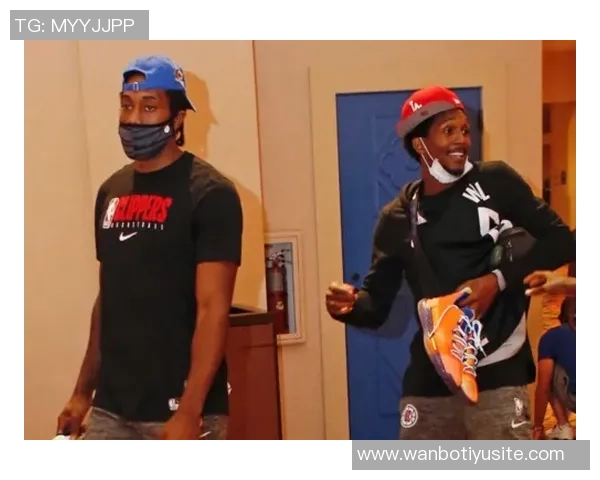 小卡强调进攻战术执行力与防守协作的重要性以提升球队整体表现 小卡强调进攻战术执行力与防守协作的重要性以提升球队整体表现