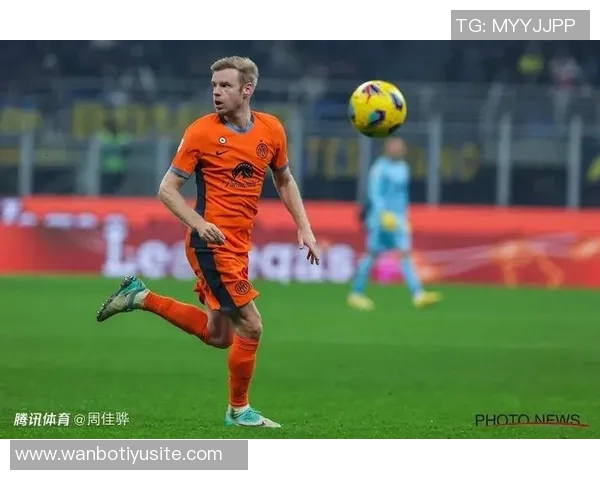 阿贾克斯中场克拉森庆祝进球时意外受伤队友撞击引发关注 阿贾克斯中场克拉森庆祝进球时意外受伤队友撞击引发关注